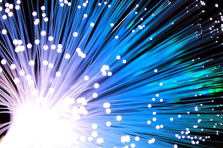 A single-mode fibre optical cable with light passing through